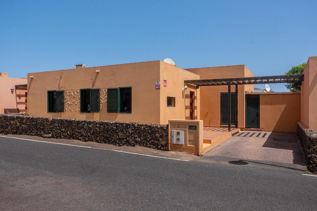 Lovely 2-Bed Villa In Corralejo Fuerteventura Exterior photo