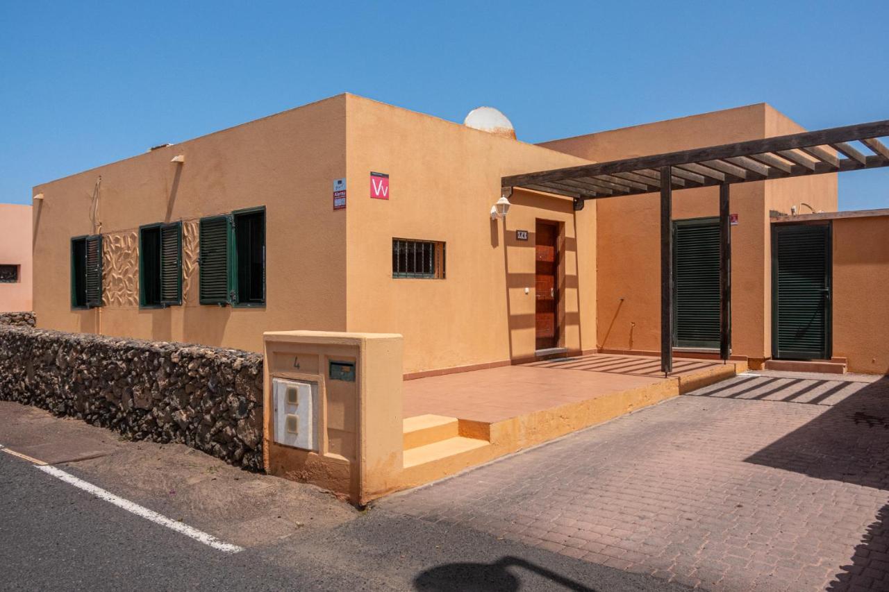 Lovely 2-Bed Villa In Corralejo Fuerteventura Exterior photo
